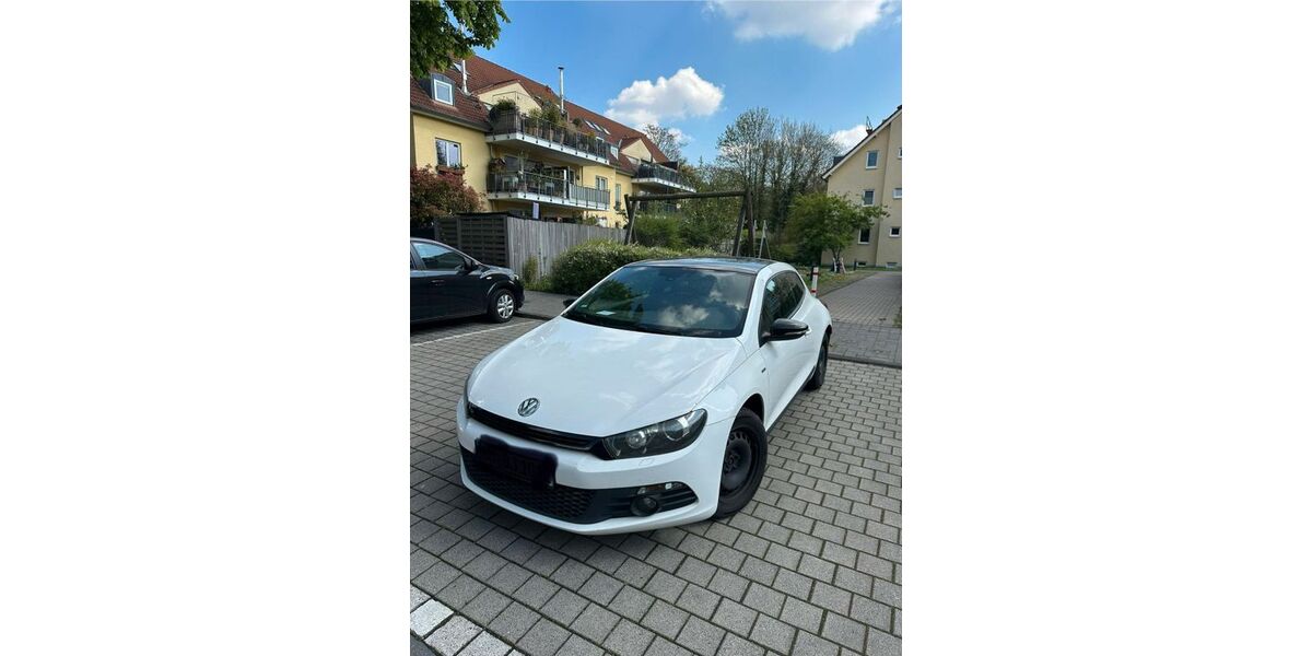 VW Scirocco 125.000 km 8.990 &euro; Köln 50823