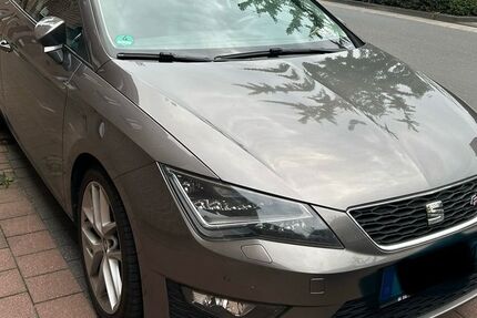 Seat Leon 86.832 km 10.499 &euro; Willich 47877