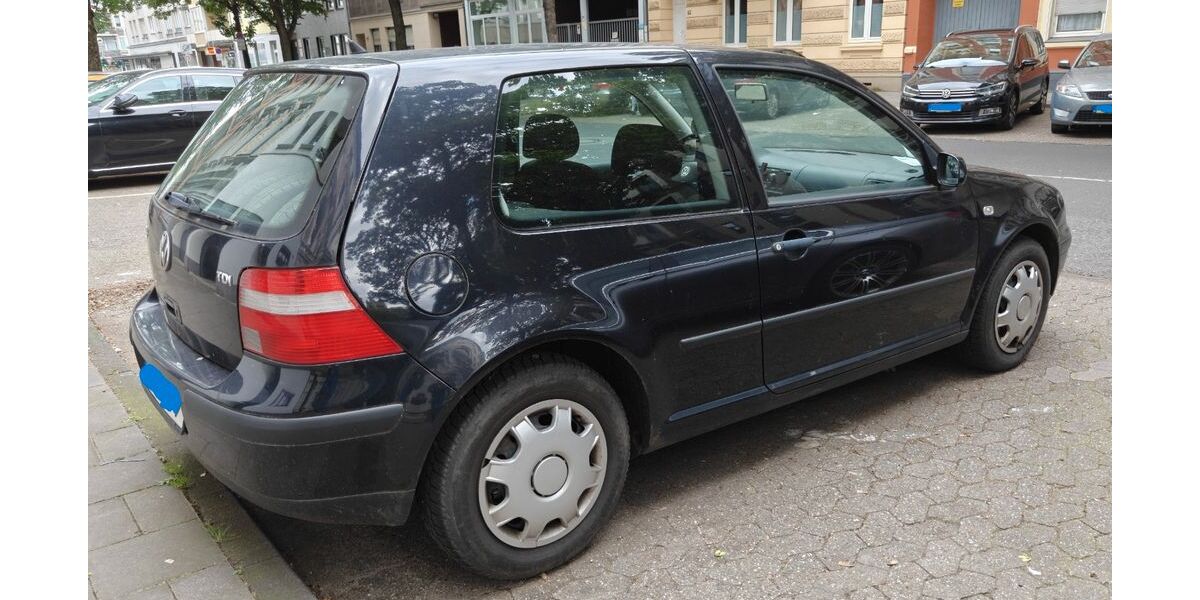 VW Golf 245.000 km 1.500 &euro; Düsseldorf 40215