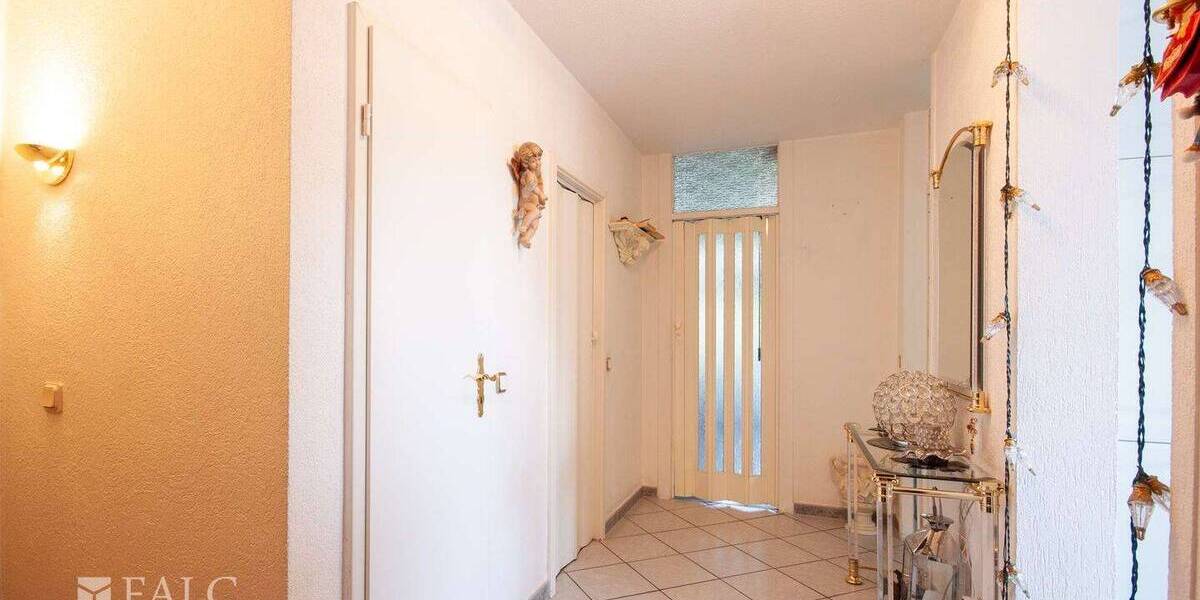 Etagenwohnung Köln Humboldt-Gremberg - 3 Zimmer, 66 m&sup2;, 215.000&euro; | Angebot:25745644