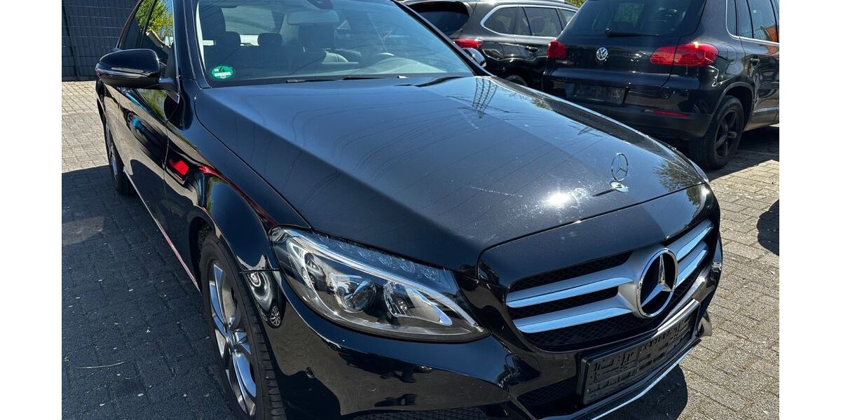 Mercedes-Benz C 180 73.800 km 19.900 &euro; Köln 51145