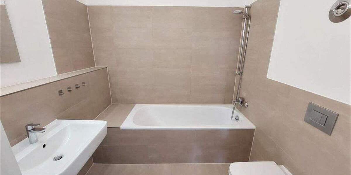 Etagenwohnung Düsseldorf Flingern Nord - 3 Zimmer, 85 m&sup2;, 1.410&euro; | Angebot:25778928