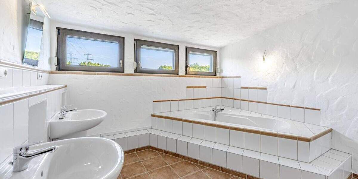 Einfamilienhaus Remscheid Lüttringhausen - 7 Zimmer, 230 m&sup2;, 576.000&euro; | Angebot:25862313