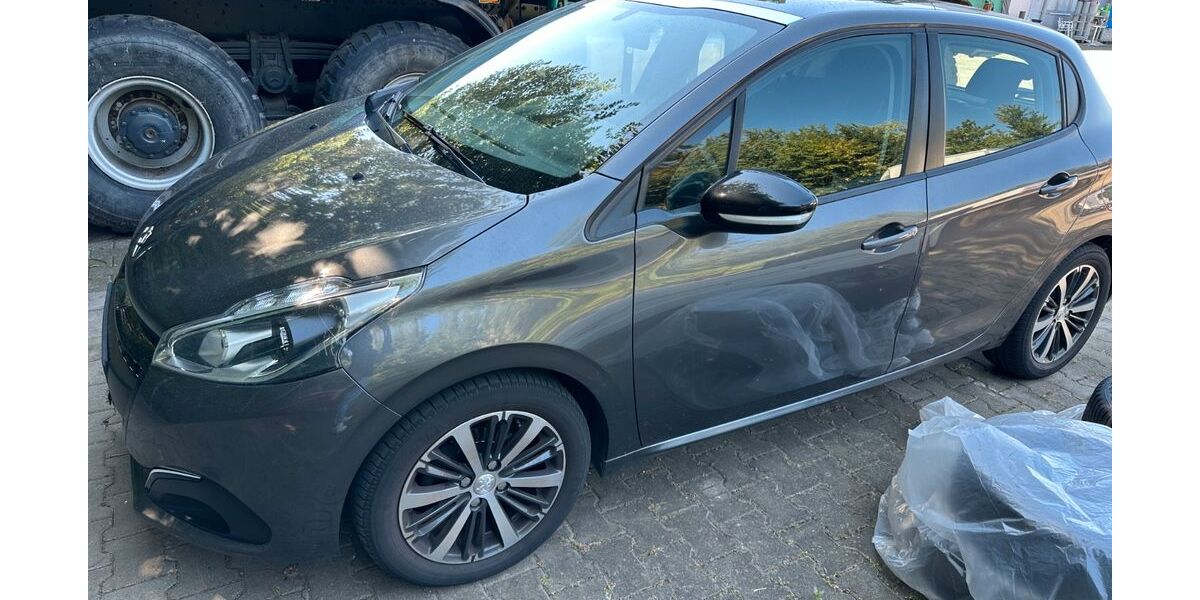 Peugeot 208 135.000 km 3.500 &euro; Willich 47877