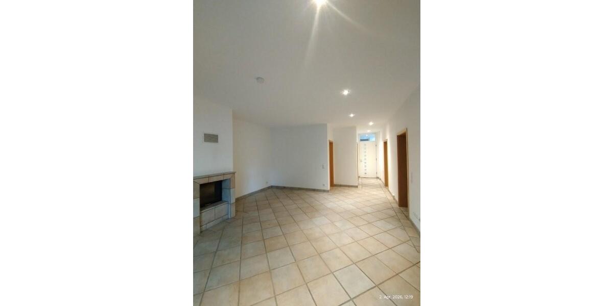 Köln-Junkersdorf, schiclke 3-Zimmer Wohnung mit Kamin, großer Terrasse und TG-Stellplatz - Terrassenwohnung Köln Junkersdorf | Angebot:26181670