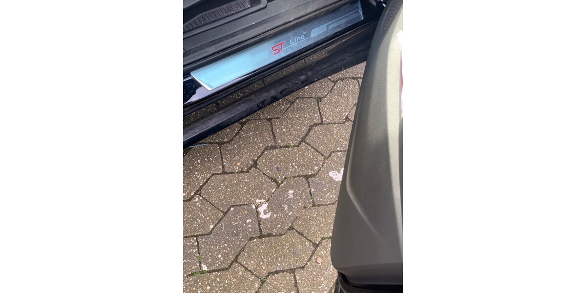 Ford Kuga 61.400 km 18.800 &euro; Neuss 41460