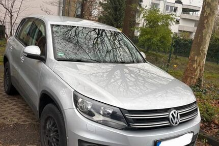 VW Tiguan 205.000 km 7.150 &euro; Bergisch Gladbach 51427