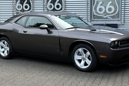 Dodge Challenger 104.000 km 11.995 &euro; Köln 51149