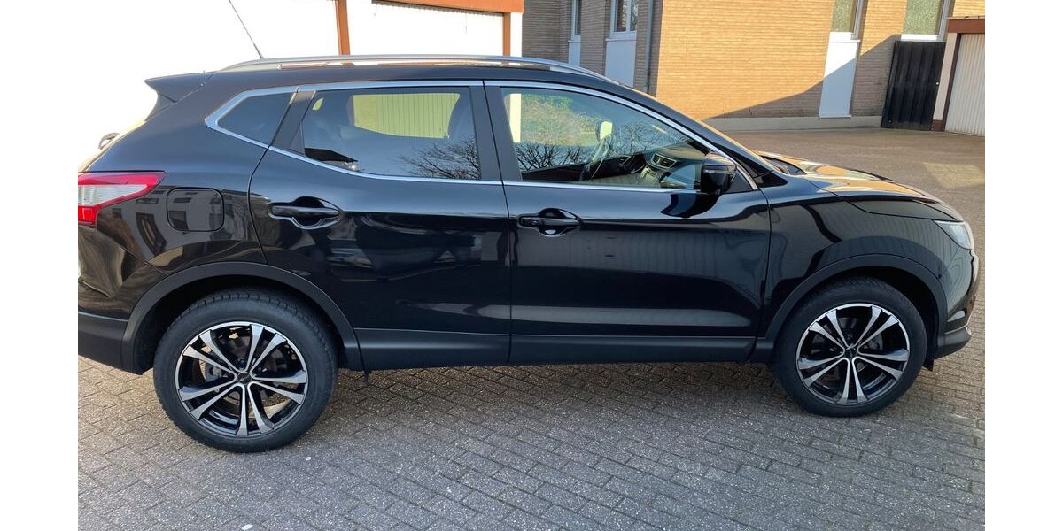 Nissan Qashqai 121.000 km 12.300 &euro; Düsseldorf 40595