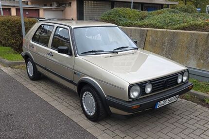 VW Golf 105.000 km 10.000 &euro; Düsseldorf 40239