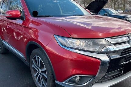 Mitsubishi Outlander 117.357 km 12.400 &euro; Wuppertal 42389
