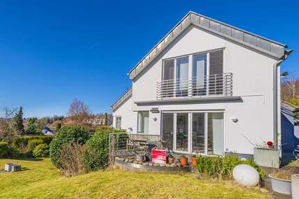 Haus Leichlingen - 7 Zimmer, 262 m&sup2;, 790.000&euro; | Angebot:25752375