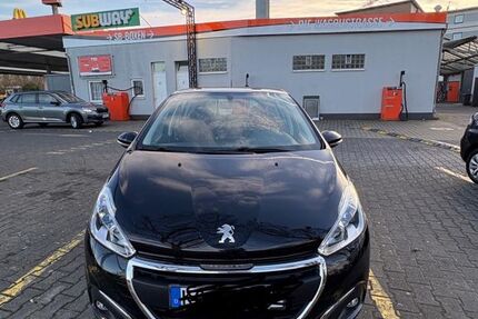 Peugeot 208 129.300 km 5.600 &euro; Köln 51145
