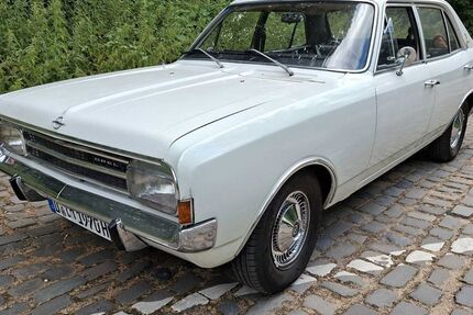 Opel Rekord 68.253 km 5.800 &euro; Düsseldorf 40625