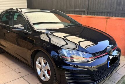 VW Golf 72.368 km 15.900 &euro; Düsseldorf 40227