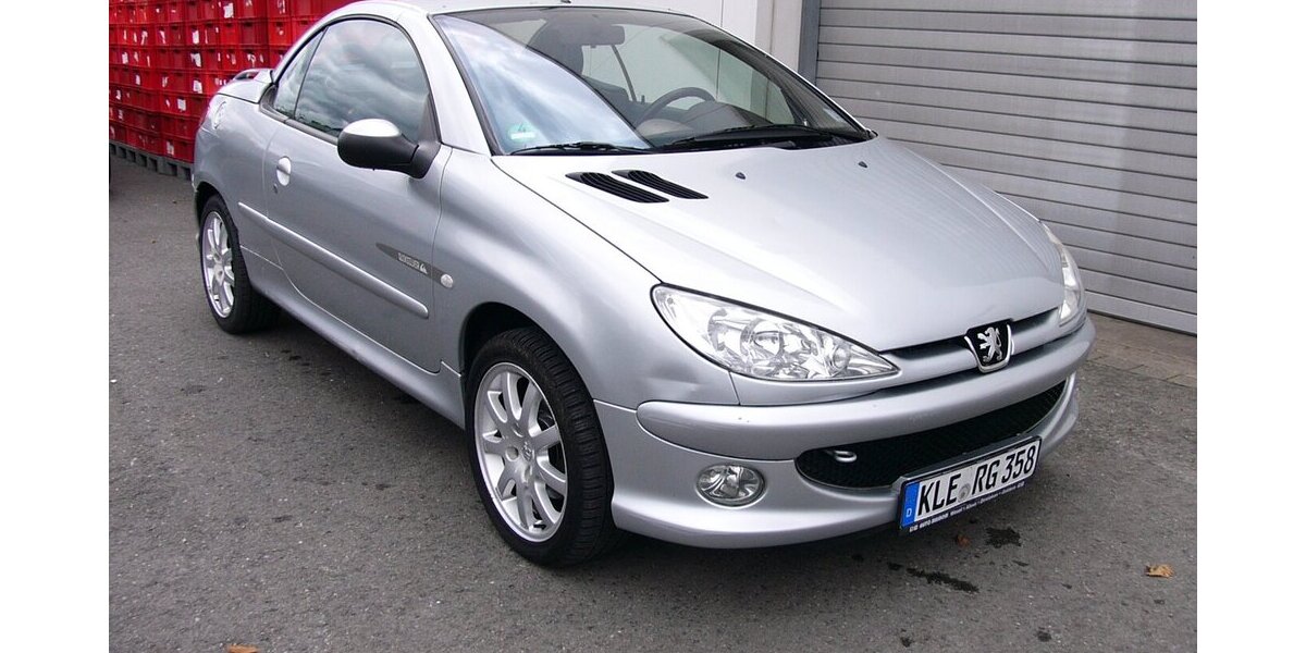 Peugeot 206 cc Cabrio Quiksilver Klimaautomatik Tüv 1/24 168.000 km 1.900 &euro; Ratingen 40885