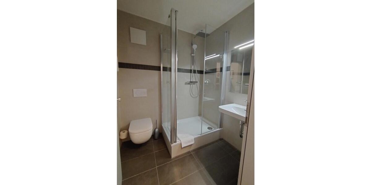 Verkauf eines kleinen Hotel garni in Köln voll genehmigter Beherbergungsbetrieb mit 8 Betten 4 Zimmern, studentisches Wohnen denkbar - Gewerbeobjekt Köln Mülheim | Angebot:22794810