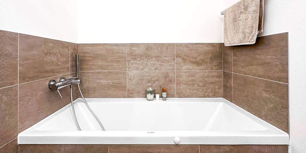 Etagenwohnung Düsseldorf Friedrichstadt - 4 Zimmer, 147 m&sup2;, 3.000&euro; | Angebot:26788242