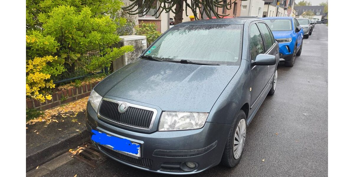 Skoda Fabia 142.000 km 2.000 &euro; Düsseldorf 40472