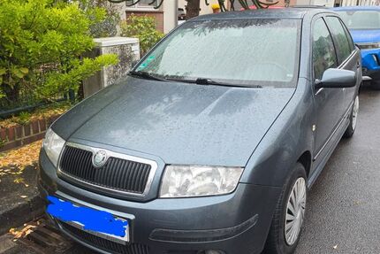 Skoda Fabia 142.000 km 2.400 &euro; Düsseldorf 40472