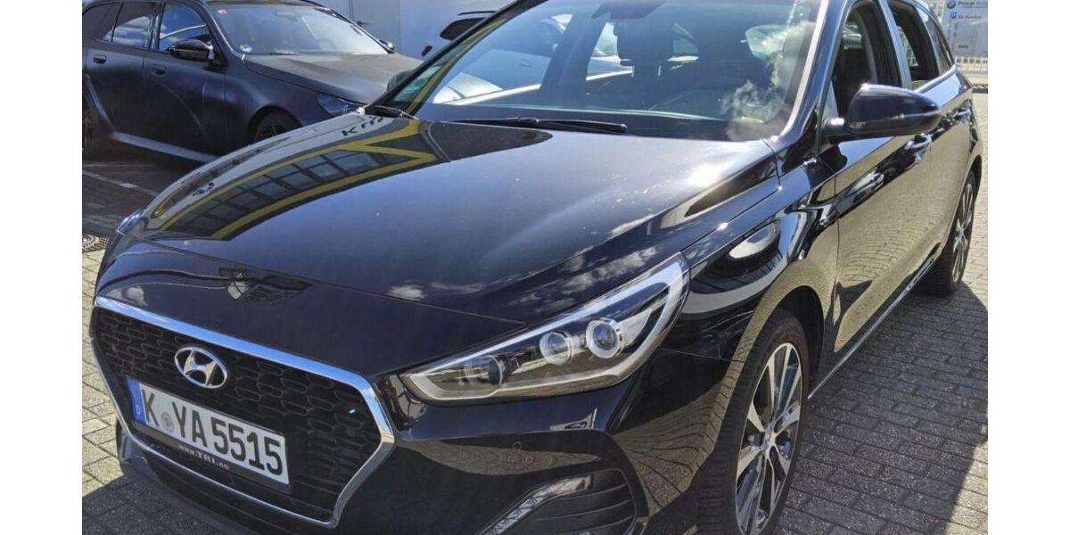 Hyundai i30 44.200 km 12.950 &euro; Köln 51067