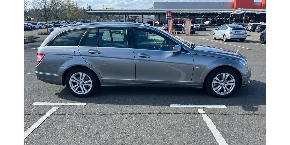 Mercedes-Benz C 230 166.000 km 8.200 &euro; Köln 50667
