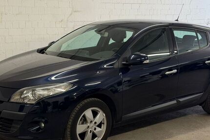 Renault Megane 116.400 km 4.900 &euro; Düsseldorf 40468