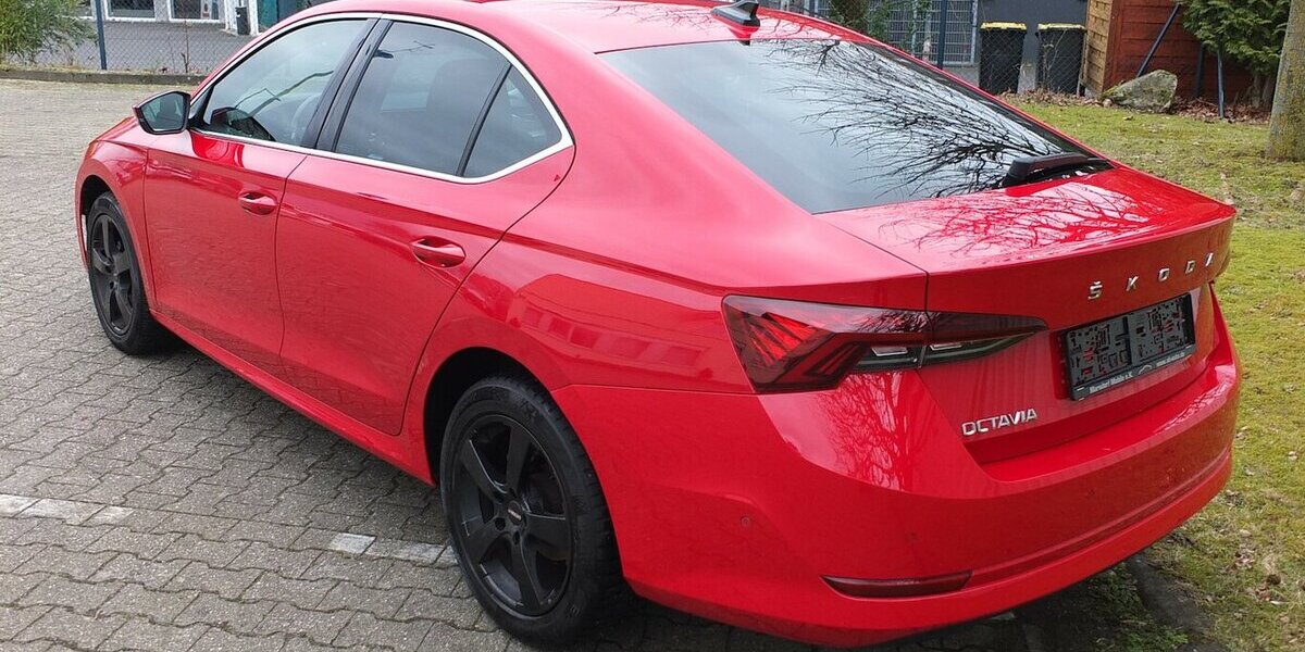 Skoda Octavia 2.0TDi STYLE NAVI BLUETOOTH PARKPILOT 53.254 km 18.908 &euro; Köln 50858