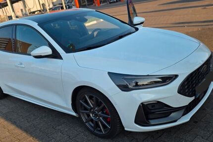 Ford Focus 37.500 km 29.900 &euro; Köln 50827