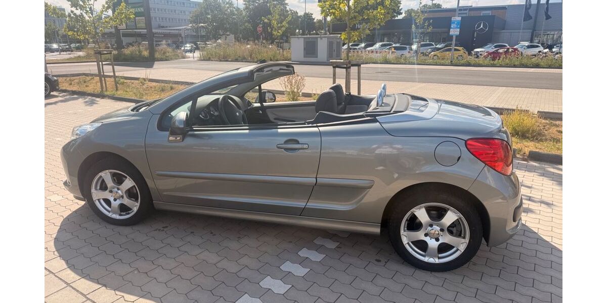 Peugeot 207 94.000 km 3.949 &euro; Neuss 41466