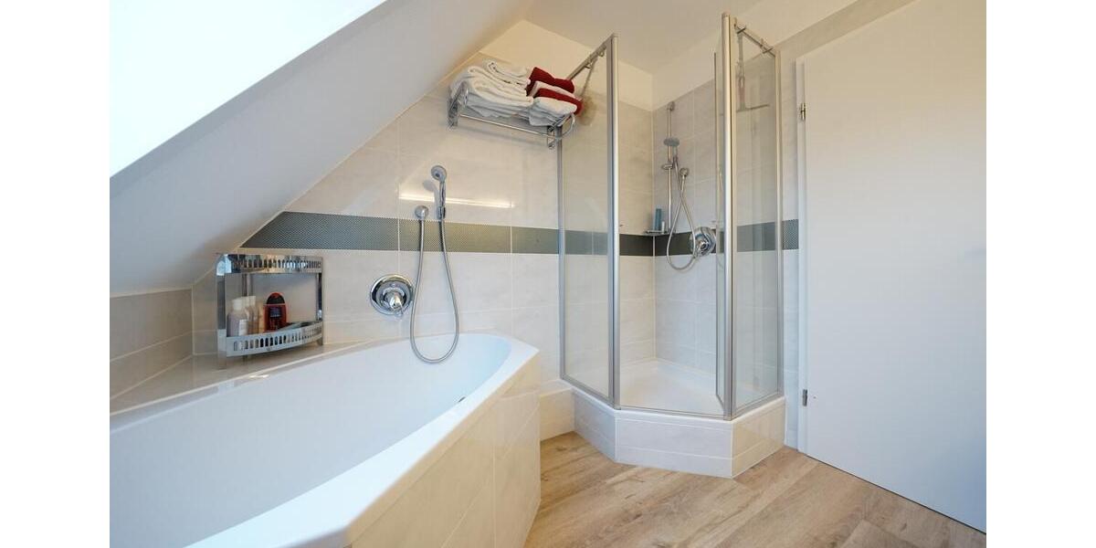 Etagenwohnung Köln Kalk - 2 Zimmer, 60 m&sup2;, 900&euro; | Angebot:25722797