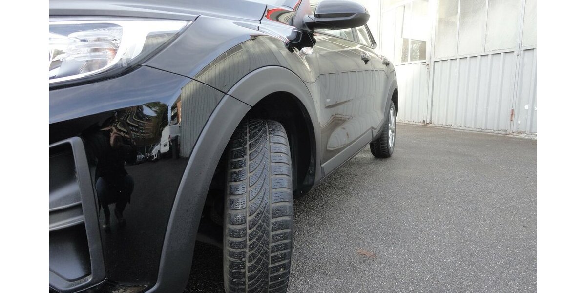 Kia Stonic 1,2 Edition7- Klima SHZ PDC Alu 33Tk,1 Hd 33.000 km 13.499 &euro; Neuss 41462