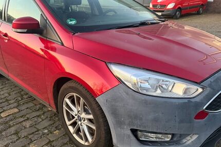 Ford Focus 195.000 km 2.950 &euro; wuppertal 42285