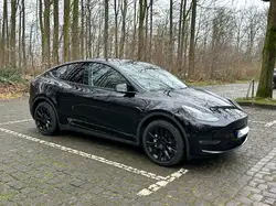 Tesla Model Y 41.000 km 34.999 &euro; Düsseldorf, Stadt 40235