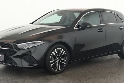 Mercedes-Benz A 200 25.300 km 27.484 &euro; Düsseldorf 40233