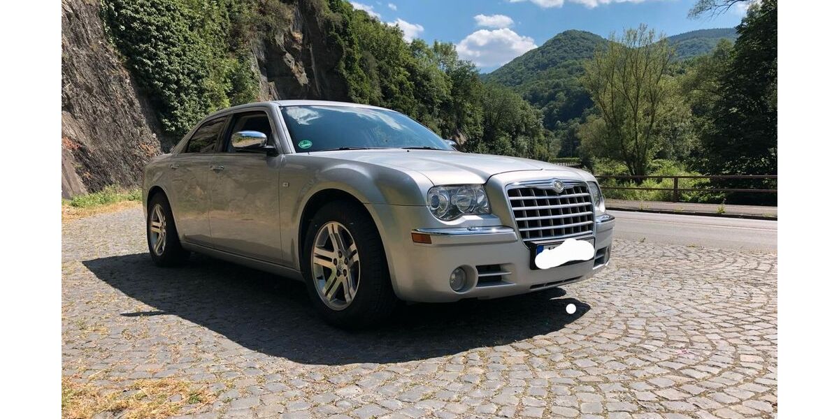 Chrysler 300C 136.000 km 6.900 &euro; Köln 51065
