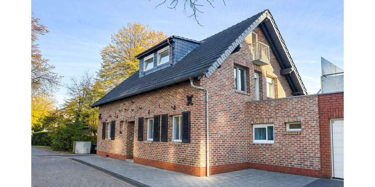 Einfamilienhaus Düsseldorf Garath - 8 Zimmer, 241 m&sup2;, 599.000&euro; | Angebot:25683480