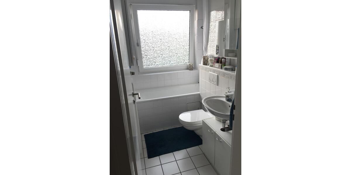 Etagenwohnung Düsseldorf Lörick - 3 Zimmer, 63 m&sup2;, 320.000&euro; | Angebot:26285750