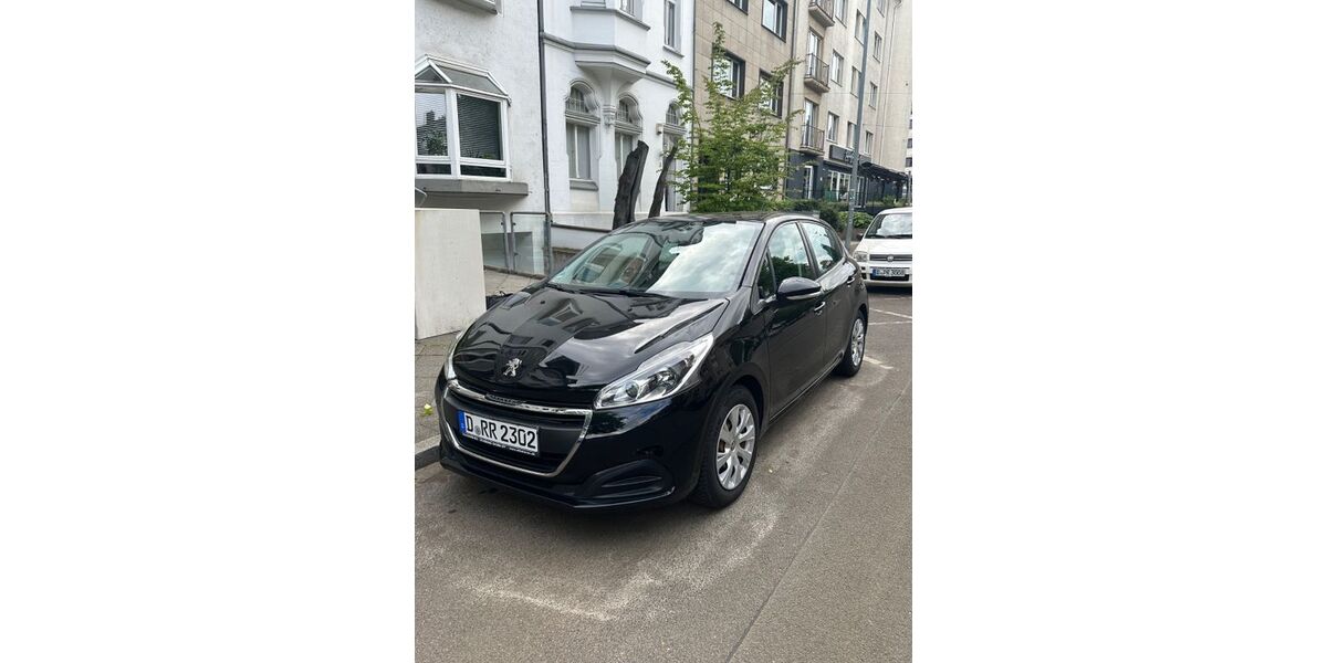 Peugeot 208 113.609 km 8.990 &euro; Düsseldorf 40217