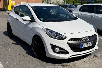 Hyundai i30 155.000 km 5.200 &euro; Köln 50733