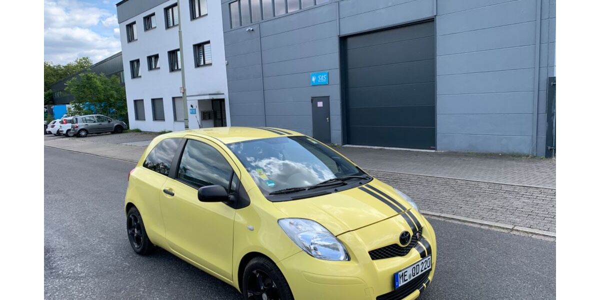 Toyota Yaris 194.255 km 2.200 &euro; Haan 42781