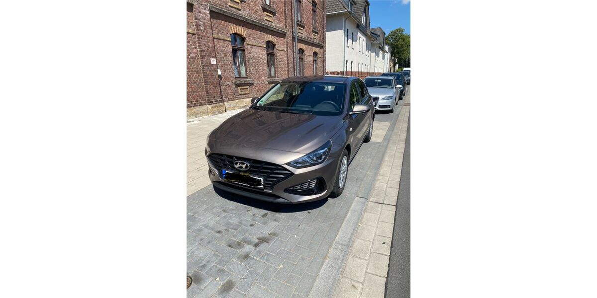 Hyundai i30 69.000 km 11.765 &euro; Leichlingen 42799