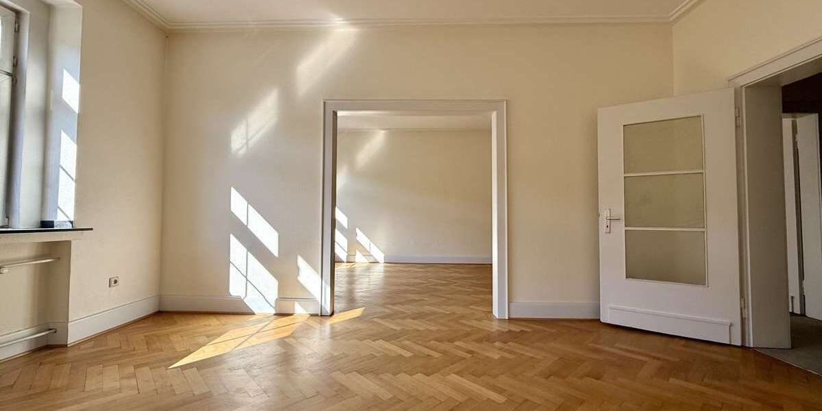 Etagenwohnung Düsseldorf - 2.5 Zimmer, 105 m&sup2;, 1.500&euro; | Angebot:26085894