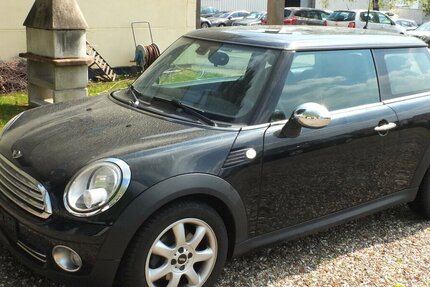 Mini ONE PEPPER KLIMAAUTOMATIK PDC SHZ ALARMANLAGE 109.875 km 7.404 &euro; Köln 50858