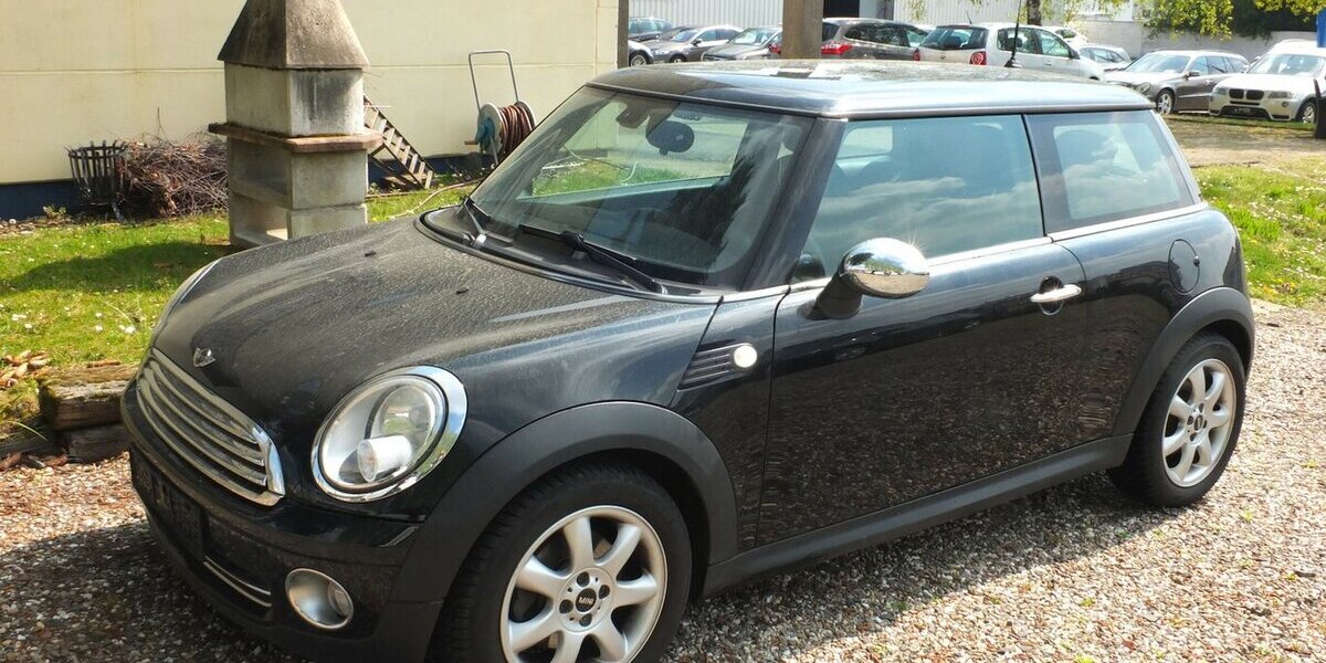 Mini ONE PEPPER KLIMAAUTOMATIK PDC SHZ ALARMANLAGE 109.875 km 7.404 &euro; Köln 50858