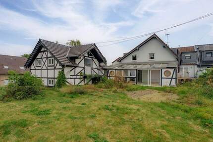 Haus Bergisch Gladbach Herrenstrunden - 8 Zimmer, 193 m&sup2;, 599.000&euro; | Angebot:25686767