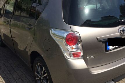 Toyota Verso 56.300 km 10.700 &euro; Wuppertl 42369
