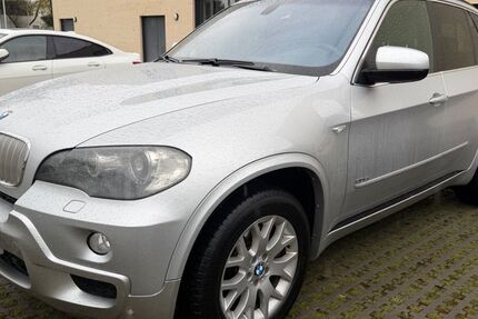 BMW X5 223.000 km 9.000 &euro; Köln 51105