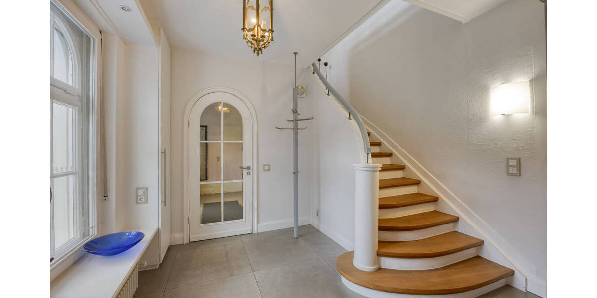 Stilvolles Wohnen mit guter Verkehrsanbindung - Mehrfamilienhaus, Wohnhaus Wuppertal Barmen | Angebot:24140375