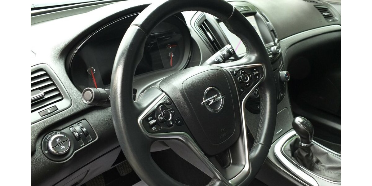 Opel Insignia EDITION NAVI PARKPILOT/KAMERA 17 Zoll LMF 96.093 km 9.750 &euro; Köln 50858